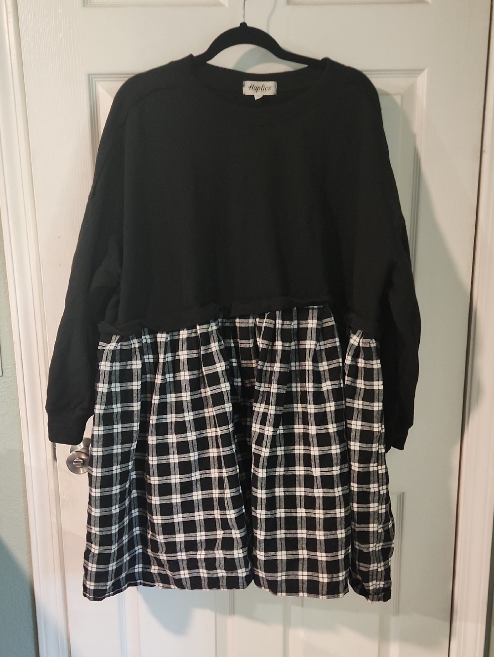 Black Plaid Girls' Dress - Black & White